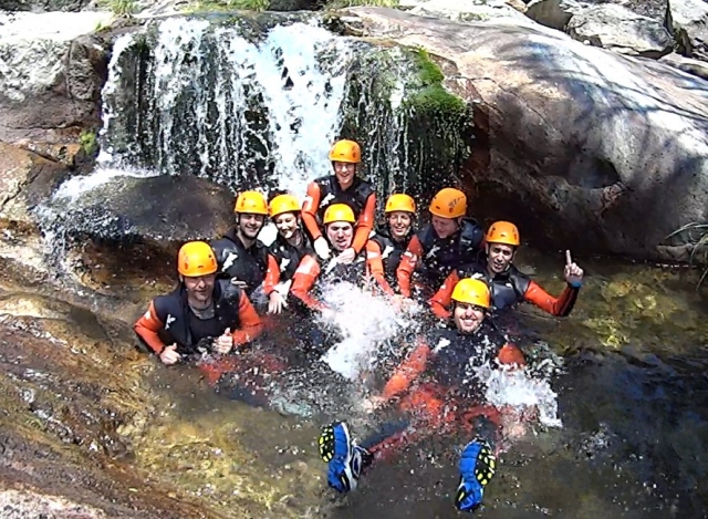 Juntos en el barranco.jpg